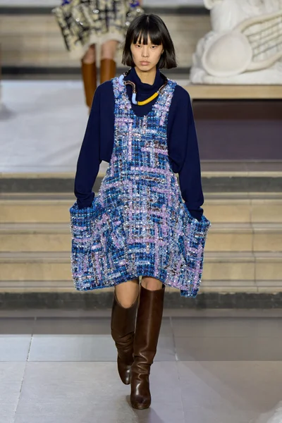 Look 15
